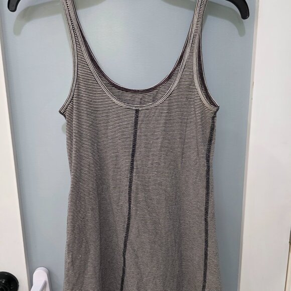 Lululemon Striped Tank + Lululemon Grey Racerback Tank Bundle – Stretchy - Picture 7 of 13